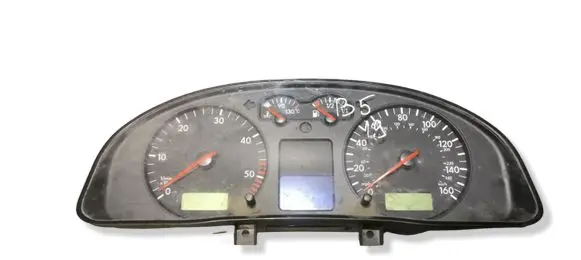 Volkswagen PASSAT B5 Speedometer (instrument cluster) 3B0920922A