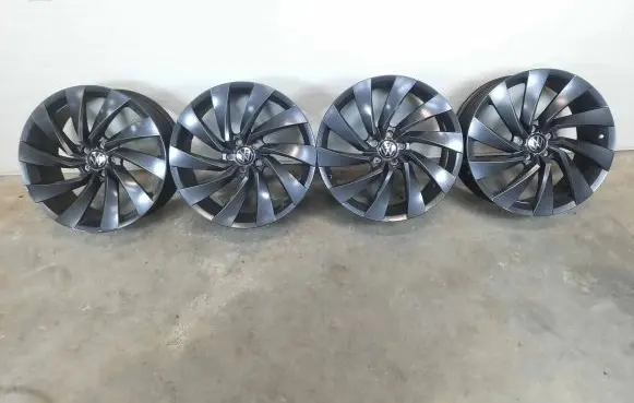 R20 alloy rim