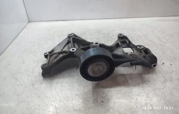 Hyundai ix 55 Generator/alternator bracket 