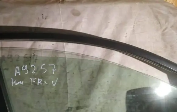 Honda FR-V Front door window glass four-door AS2