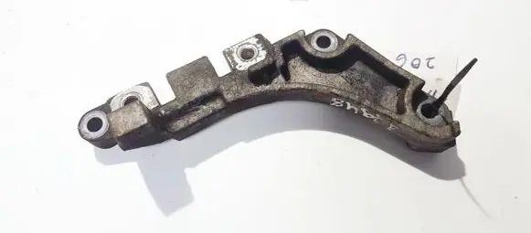 Nissan Murano Z50 Engine mounting bracket