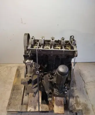 Volkswagen PASSAT B5.5 Engine 038021AA 4300