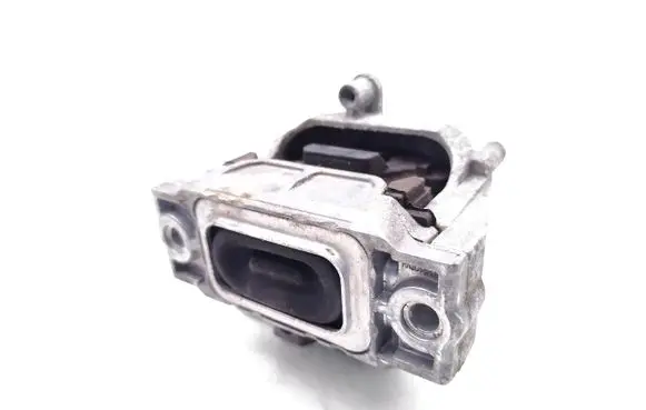 Volkswagen PASSAT B7 Engine mount bracket 1K0199262CE