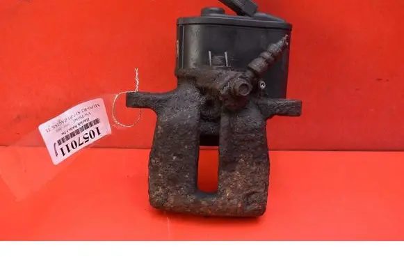 Volkswagen PASSAT CC Rear brake caliper 