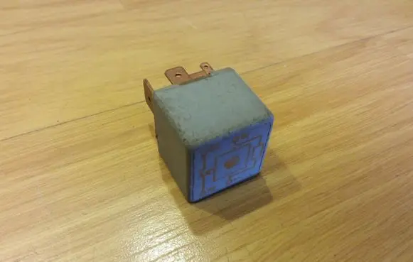 Audi A4 S4 B5 8D Other relay 443951253