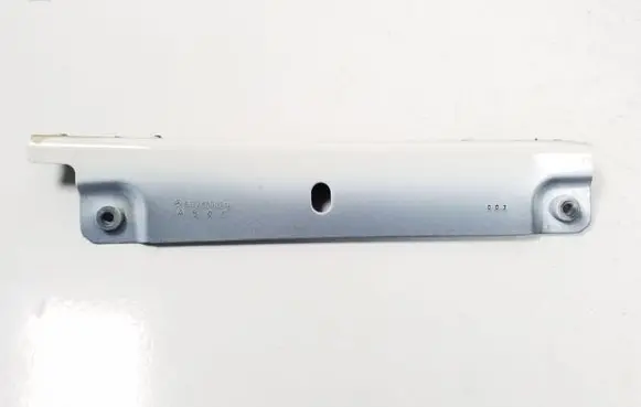 Mercedes-Benz SLK R172 Fender mounting bracket A1728800714