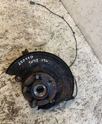 Nissan Juke I F15 Front wheel hub