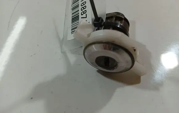 Renault Scenic I Front door lock (next to the handle) 7700838541