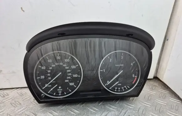 Speedometer (instrument cluster)