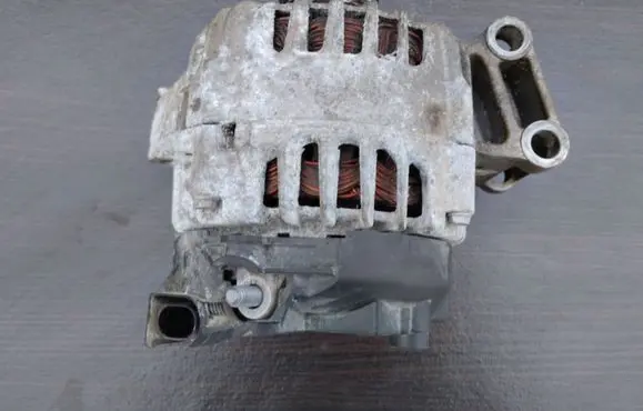 Ford Focus Generator/alternator AV6N10300HA TG12C087