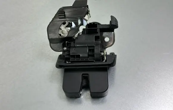 Audi A6 S6 C7 4G Tailgate/trunk/boot lock/catch/latch 8R0827505 005015210615
