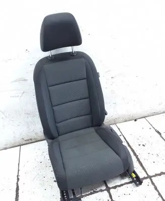 Volkswagen Golf VI Front passenger seat 1K4881105NT