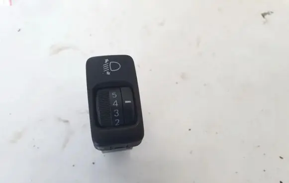 Toyota Avensis Verso Headlight level height control switch