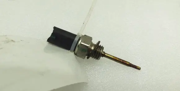 Volkswagen Golf VII Oil temperature sensor 03N906081A