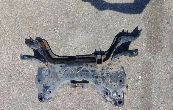 Peugeot 3008 I Other engine bay part