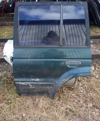 Mitsubishi Pajero Rear door