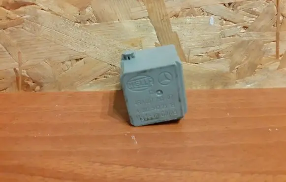 Mercedes-Benz E W211 Other relay A0025422619 1606