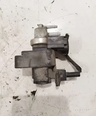 Hyundai i40 Vacuum valve 70027200