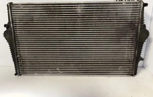 Volvo XC70 Intercooler air channel guide 