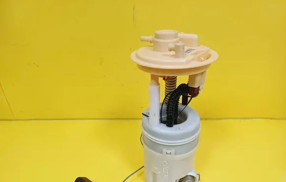 Mitsubishi Colt In-tank fuel pump MN135000