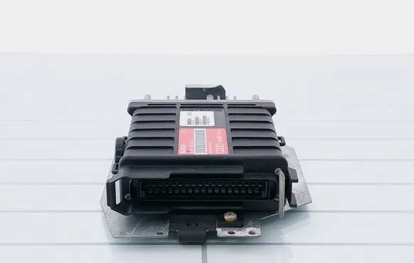 Audi 80 90 S2 B4 Engine control unit/module 0261200273 443907311C