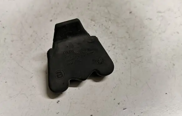 BMW X5 E70 Radiator support slam panel bracket 7598791