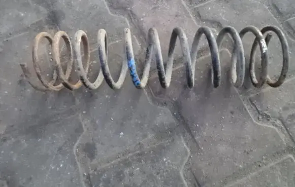 Volkswagen Golf I Rear coil spring
