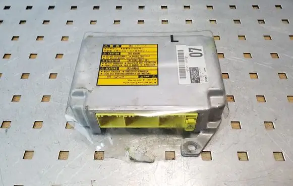 Toyota Land Cruiser (J120) Airbag control unit/module 8917060120