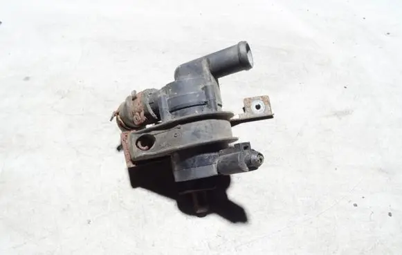 Volkswagen PASSAT B5 Electric auxiliary coolant/water pump 30950001