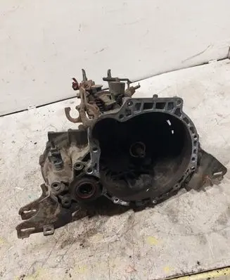 Hyundai Elantra Manual 5 speed gearbox 4300028523