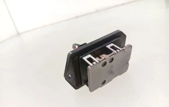 Toyota Auris 150 Heater blower motor/fan resistor 11H520