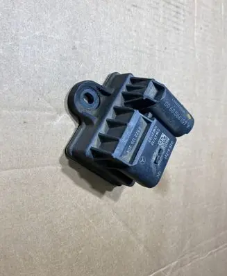 Mercedes-Benz Sprinter W906 Glow plug pre-heat relay 51799070D