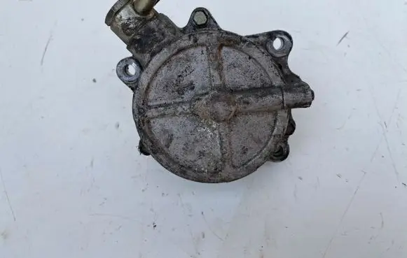 Nissan Almera N16 Vacuum pump 14650AD200