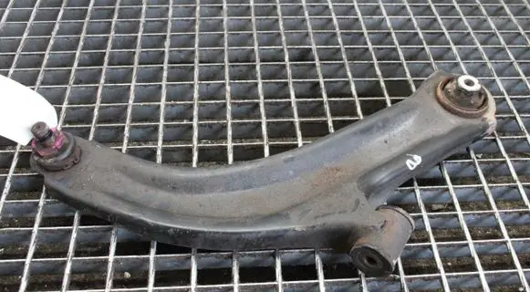 Nissan Note (E12) Front lower control arm/wishbone