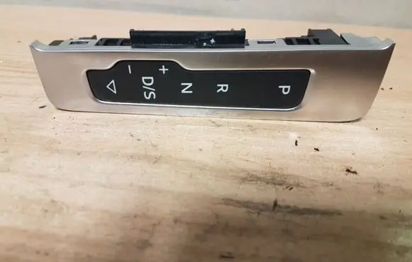 Audi A3 S3 8V Gear shift selector indicator 8V2713463A