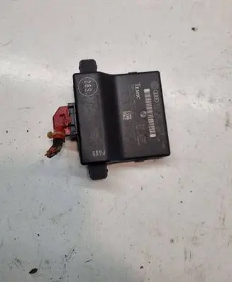Volkswagen Golf V Gateway control module 1K0907530F 1K0907951