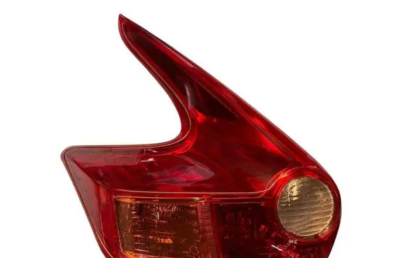 Nissan Juke I F15 Rear/tail lights E414190