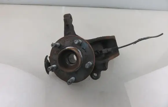 Ford Focus C-MAX Front wheel hub spindle knuckle