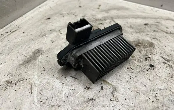 Mazda 3 I Heater blower motor/fan resistor PM010020B