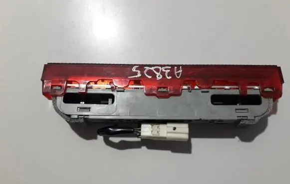 Lexus IS 220D-250-350 Third/center stoplight