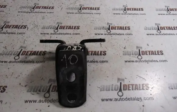 Honda CR-V Front door upper hinge