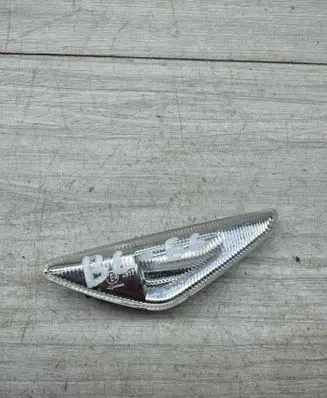 BMW X5 E70 Front fender indicator light 7267977 7171007 0218100