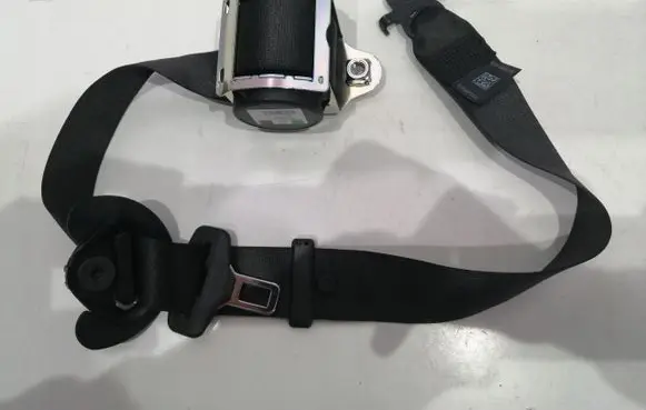 BMW 5 F10 F11 Seat belt trim 610126200F