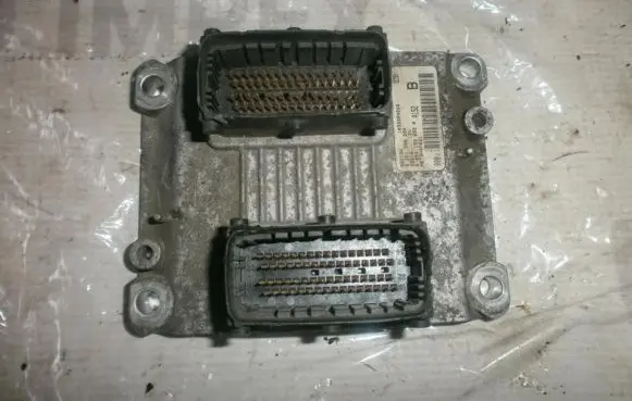 Fiat Stilo Engine control unit/module 0261208204b 843A1000