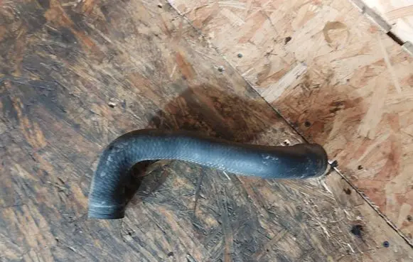 Engine oil radiator