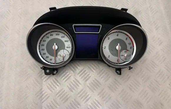 Mercedes-Benz GLA W156 Speedometer (instrument cluster) A1569009902 0263698236 A1179015501