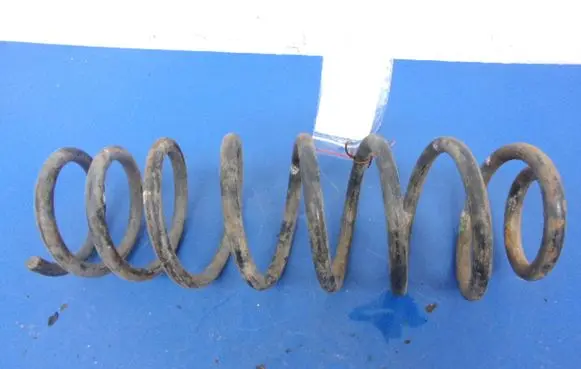 Volkswagen Golf III Rear coil spring