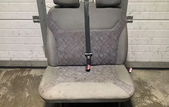 Opel Vivaro Front double seat 