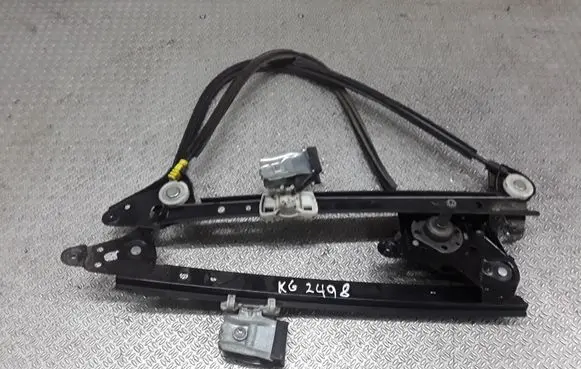 Rear door manual window regulator