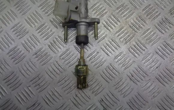 Toyota Corolla E120 E130 Clutch release bearing slave cylinder 